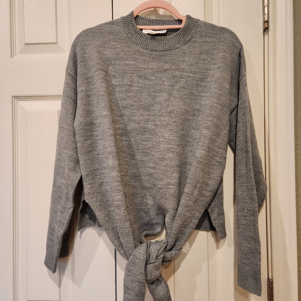 J.O.A Los Angeles Gray Front Tie Cropped Long Sleeve Sweater Size Medium